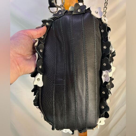 Black White Leather Purse Flowers Applique Shoulder Bag Glam Luxury Amerileather - Picture 6 of 12